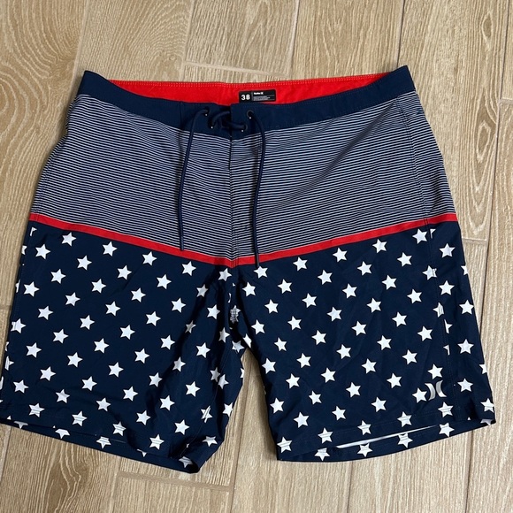 Hurley Men's Blue and Red Star Board Shorts - Picture 1 of 6